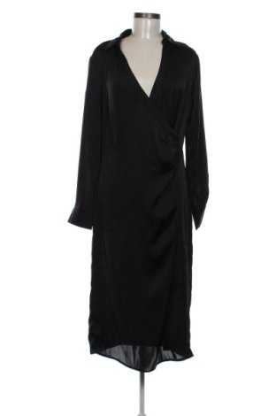 Kleid Stradivarius, Größe XL, Farbe Schwarz, Preis € 19,93