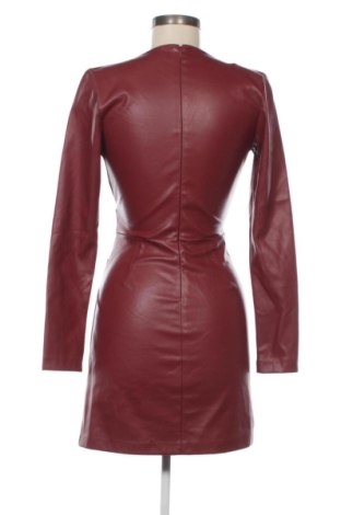 Рокля Stradivarius, Размер S, Цвят Червен, Цена 20,45 €