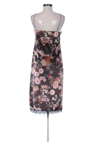 Рокля Stradivarius, Размер M, Цвят Многоцветен, Цена 20,00 €