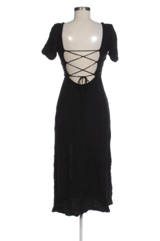 Rochie Stradivarius, Mărime M, Culoare Negru, Preț 123,99 Lei