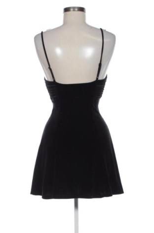 Рокля Urban Outfitters, Размер XS, Цвят Черен, Цена 25,05 €