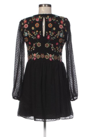 Kleid Zara, Größe M, Farbe Mehrfarbig, Preis 17,99 €
