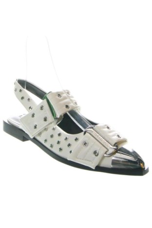 Сандали Steve Madden, Размер 40, Цвят Бял, Цена 89,47 €