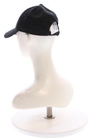 Căciulă Calvin Klein, Culoare Negru, Preț 88,62 Lei