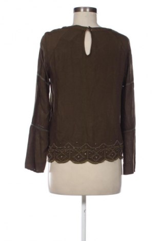 Дамска блуза Bershka, Размер S, Цвят Зелен, Цена 2,55 €