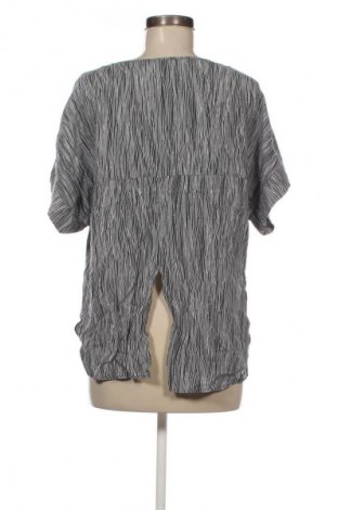 Dámská halenka Different, Velikost M, Barva Vícebarevné, Cena  49,00 Kč