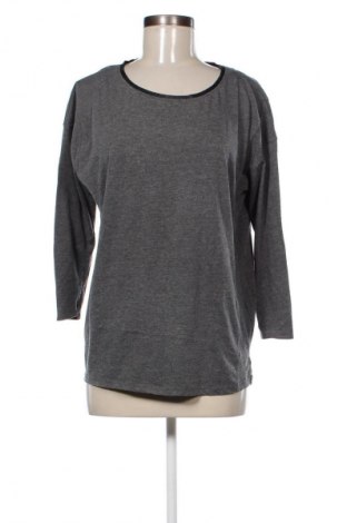 Dámská halenka Pull&Bear, Velikost S, Barva Šedá, Cena  49,00 Kč