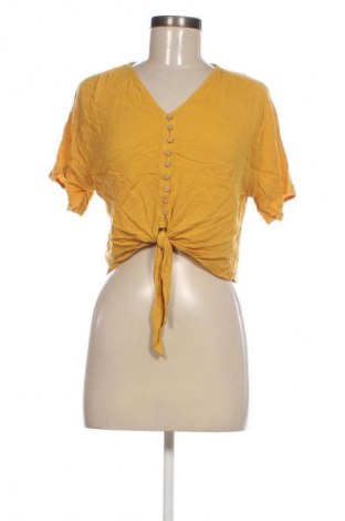 Дамска риза Stradivarius, Размер S, Цвят Жълт, Цена 2,04 €