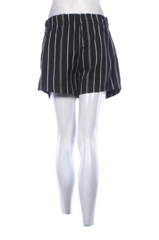 Dámské kraťasy  H&M Divided, Velikost M, Barva Vícebarevné, Cena  89,00 Kč