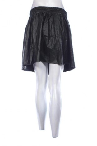 Кожена пола Bik Bok, Размер S, Цвят Черен, Цена 2,04 €