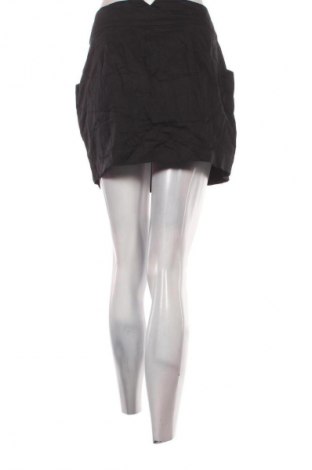 Пола ASOS, Размер L, Цвят Черен, Цена 2,04 €