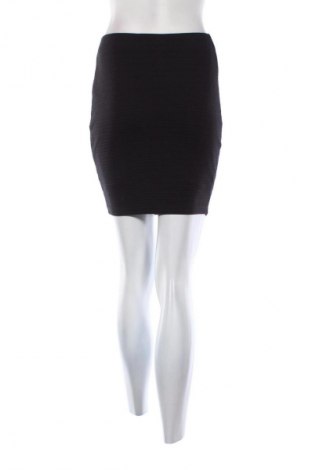 Пола Amisu, Размер S, Цвят Черен, Цена 2,04 €