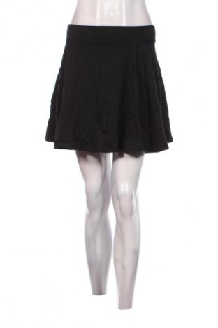 Пола Clockhouse, Размер M, Цвят Черен, Цена 2,04 €