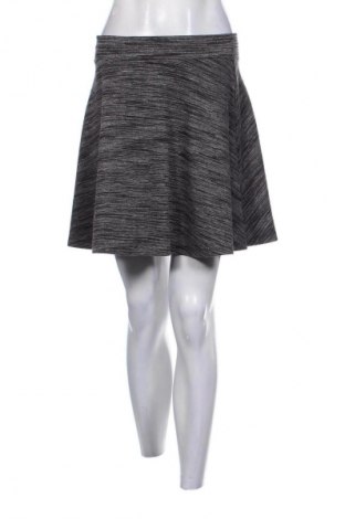 Пола Fb Sister, Размер M, Цвят Многоцветен, Цена 2,04 €