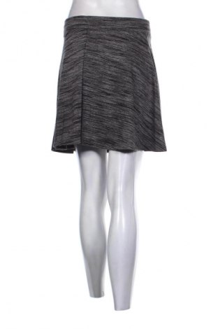 Пола Fb Sister, Размер M, Цвят Многоцветен, Цена 2,04 €