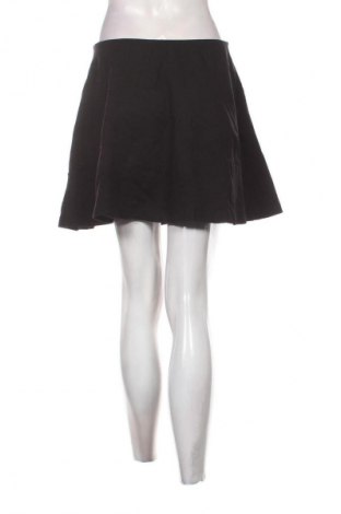 Пола H&M, Размер M, Цвят Черен, Цена 2,04 €