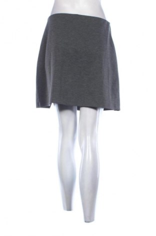 Пола H&M, Размер M, Цвят Сив, Цена 3,06 €