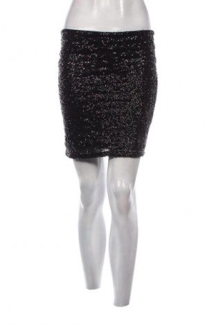 Пола H&M Divided, Размер S, Цвят Черен, Цена 3,06 €