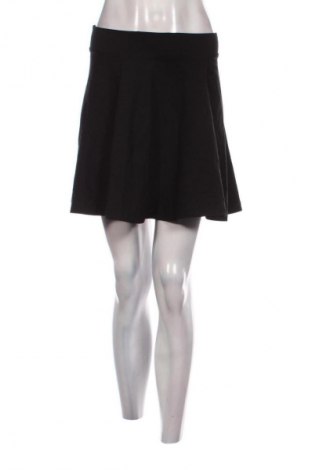 Пола H&M Divided, Размер S, Цвят Черен, Цена 2,04 €