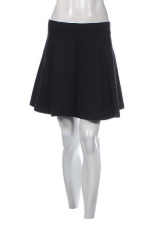 Пола H&M Divided, Размер S, Цвят Черен, Цена 2,04 €