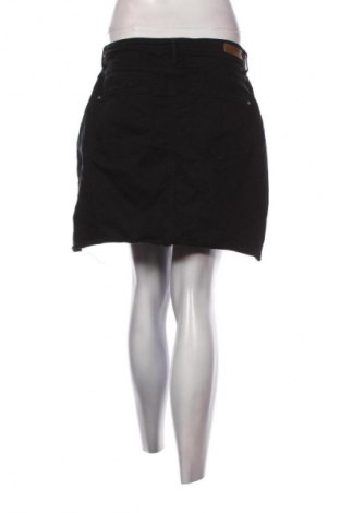 Sukně Jdy, Velikost M, Barva Černá, Cena  29,00 Kč