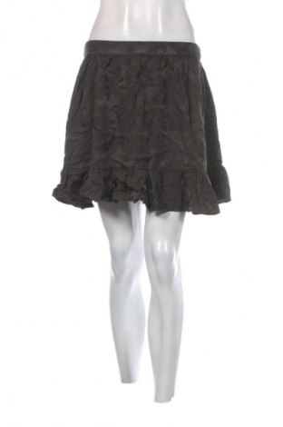 Пола Primark, Размер M, Цвят Зелен, Цена 2,04 €