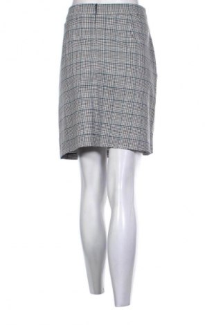 Пола Reserved, Размер L, Цвят Многоцветен, Цена 2,04 €