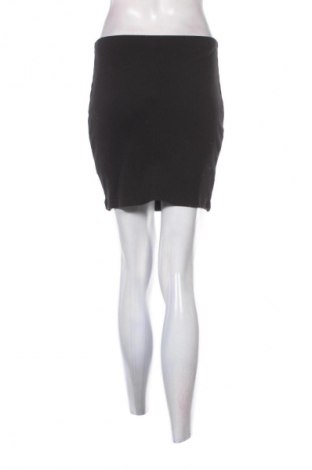 Пола SHEIN, Размер S, Цвят Черен, Цена 2,04 €