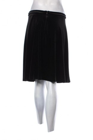 Пола Santana, Размер M, Цвят Черен, Цена 2,04 €