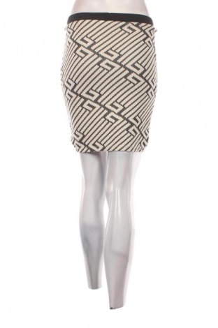 Пола Stradivarius, Размер M, Цвят Многоцветен, Цена 2,04 €