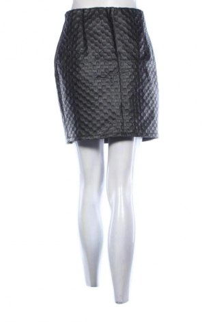 Пола Unbranded, Размер S, Цвят Черен, Цена 2,55 €