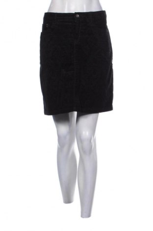 Пола Yessica, Размер M, Цвят Черен, Цена 2,04 €