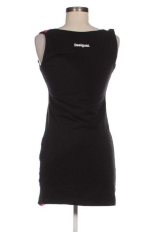 Рокля Desigual, Размер M, Цвят Многоцветен, Цена 29,14 €