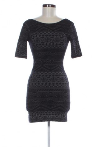 Šaty  H&M Divided, Velikost S, Barva Vícebarevné, Cena  29,00 Kč