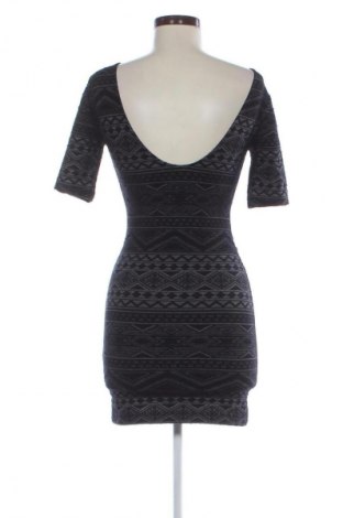 Šaty  H&M Divided, Velikost S, Barva Vícebarevné, Cena  29,00 Kč