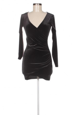 Šaty  H&M Divided, Velikost S, Barva Černá, Cena  79,00 Kč