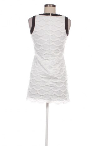 Φόρεμα River Woods, Μέγεθος M, Χρώμα Λευκό, Τιμή 23,99 €