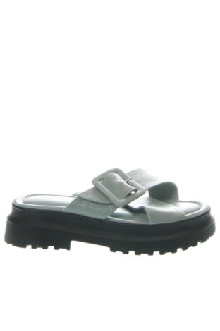 Чехли Stradivarius, Размер 39, Цвят Зелен, Цена 26,00 €
