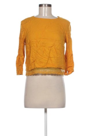Дамска блуза Bershka, Размер M, Цвят Жълт, Цена 10,22 €