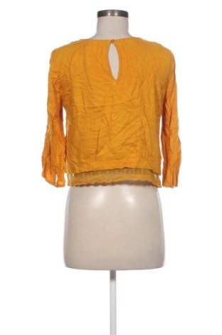 Дамска блуза Bershka, Размер M, Цвят Жълт, Цена 10,22 €