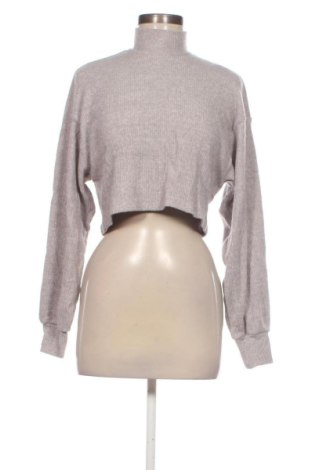 Dámská halenka Bershka, Velikost M, Barva Šedá, Cena  469,00 Kč