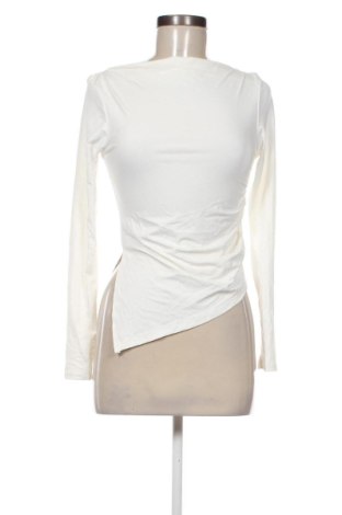 Дамска блуза Stradivarius, Размер M, Цвят Екрю, Цена 10,22 €