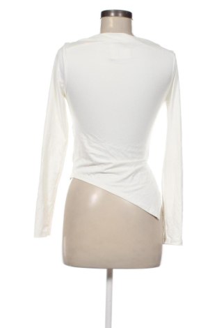 Дамска блуза Stradivarius, Размер M, Цвят Екрю, Цена 10,22 €