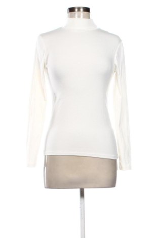 Damen Shirt Stradivarius, Größe S, Farbe Ecru, Preis 7,00 €