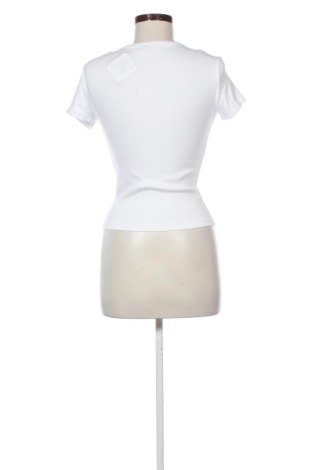 Дамска тениска Gina Tricot, Размер S, Цвят Бял, Цена 7,66 €