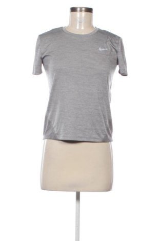 Damen T-Shirt Nike, Größe M, Farbe Grau, Preis 17,99 €