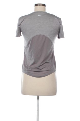 Damen T-Shirt Nike, Größe M, Farbe Grau, Preis 17,99 €