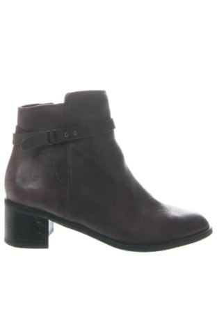 Γυναικεία μποτάκια Clarks, Μέγεθος 37, Χρώμα Βιολετί, Τιμή 135,00 €