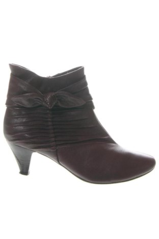 Damen Stiefeletten Clarks, Größe 38, Farbe Rot, Preis 65,99 €