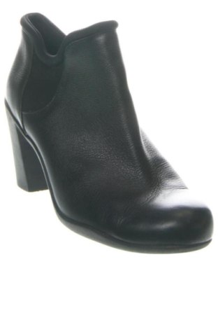 Дамски боти Clarks, Размер 39, Цвят Черен, Цена 110,00 €